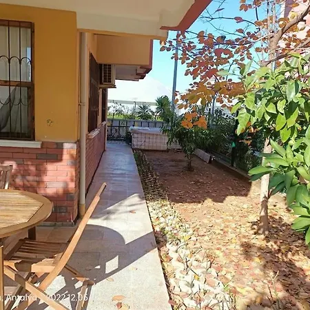 Havaalanina 7 Km Lara Plajlarina 3 Km Bahceli Ev * Antalya