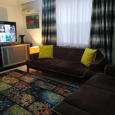 Apartman Havaalanina 7 Km Lara Plajlarina 3 Km Bahceli Ev *